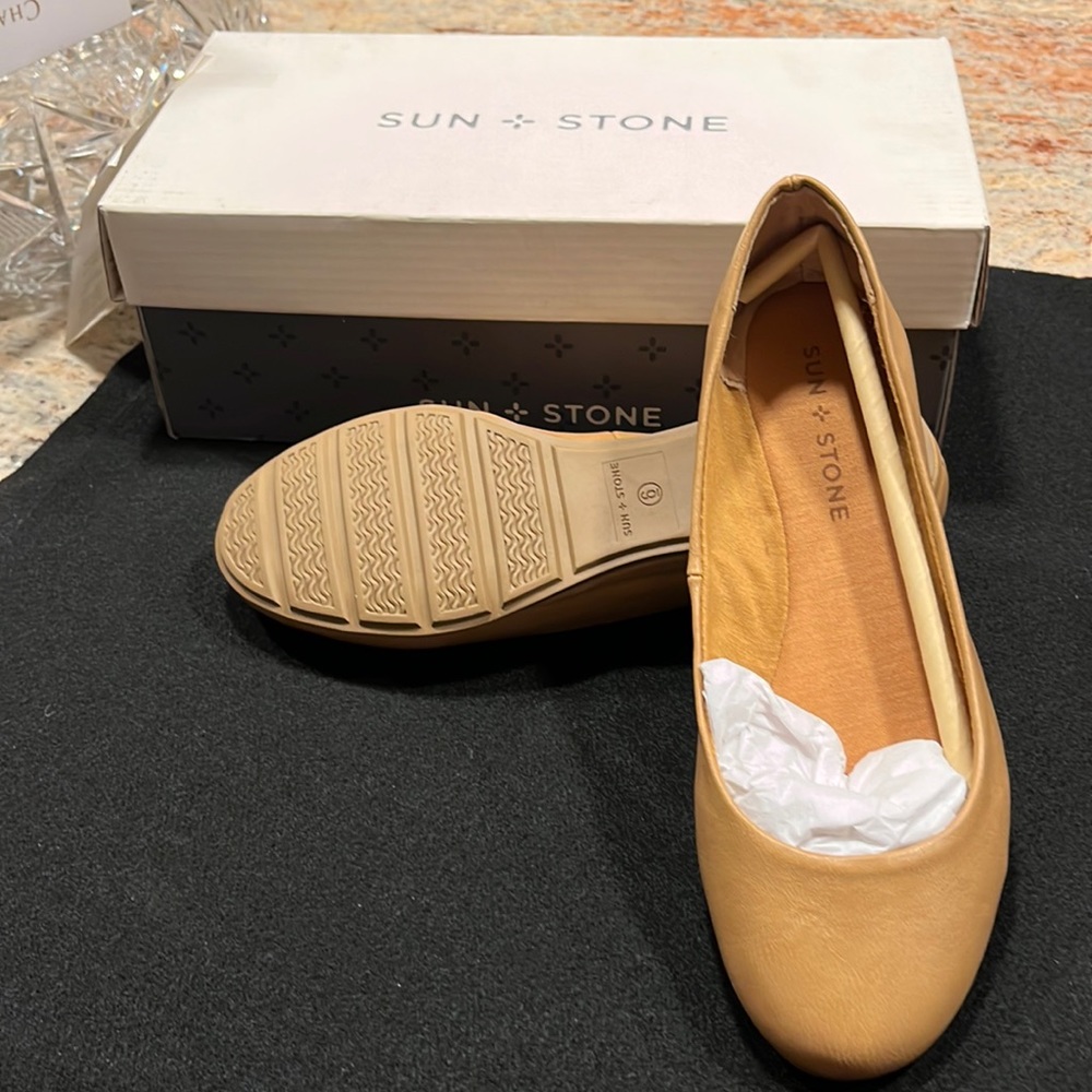 Tan flats